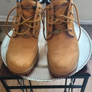 Sz 11 women Timberland boots